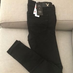 AE Distressed Black Jeggings - NWT!